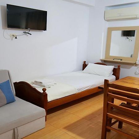 Alex & Sofi Hotel Himare Eksteriør bilde