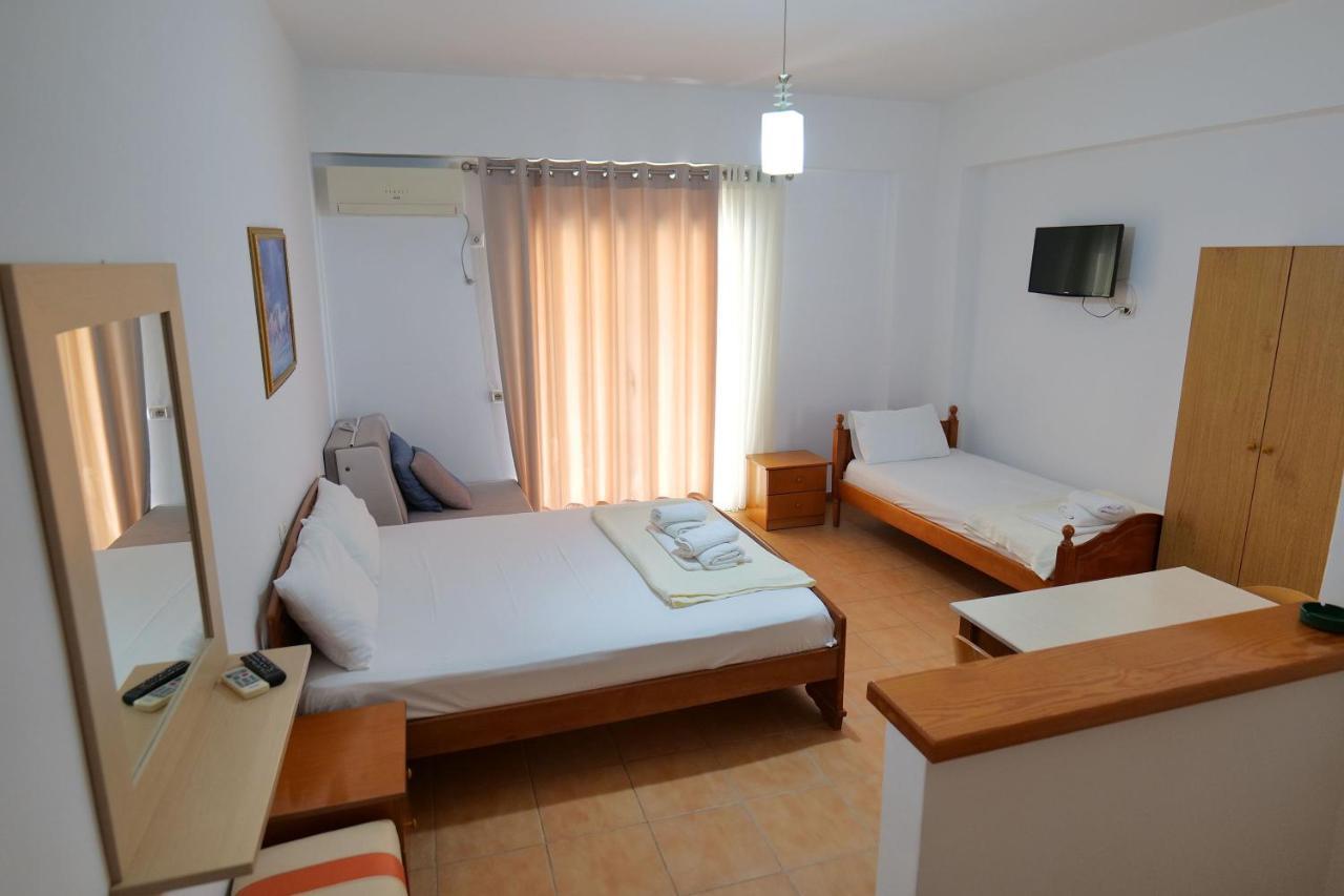 Alex & Sofi Hotel Himare Eksteriør bilde