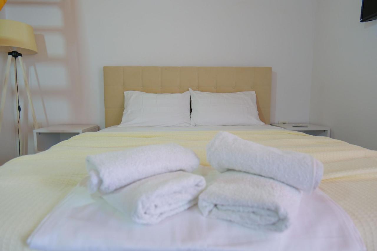 Alex & Sofi Hotel Himare Eksteriør bilde
