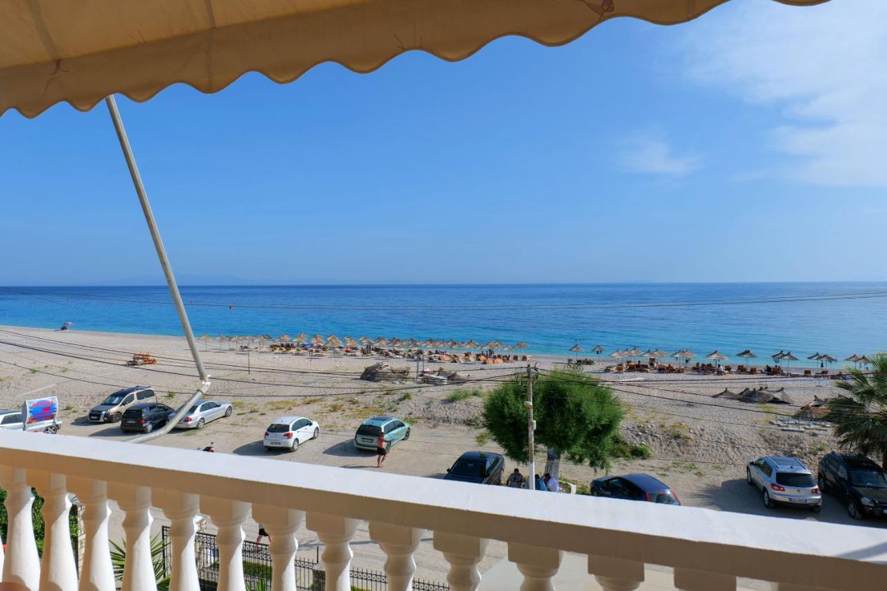 Alex & Sofi Hotel Himare Eksteriør bilde