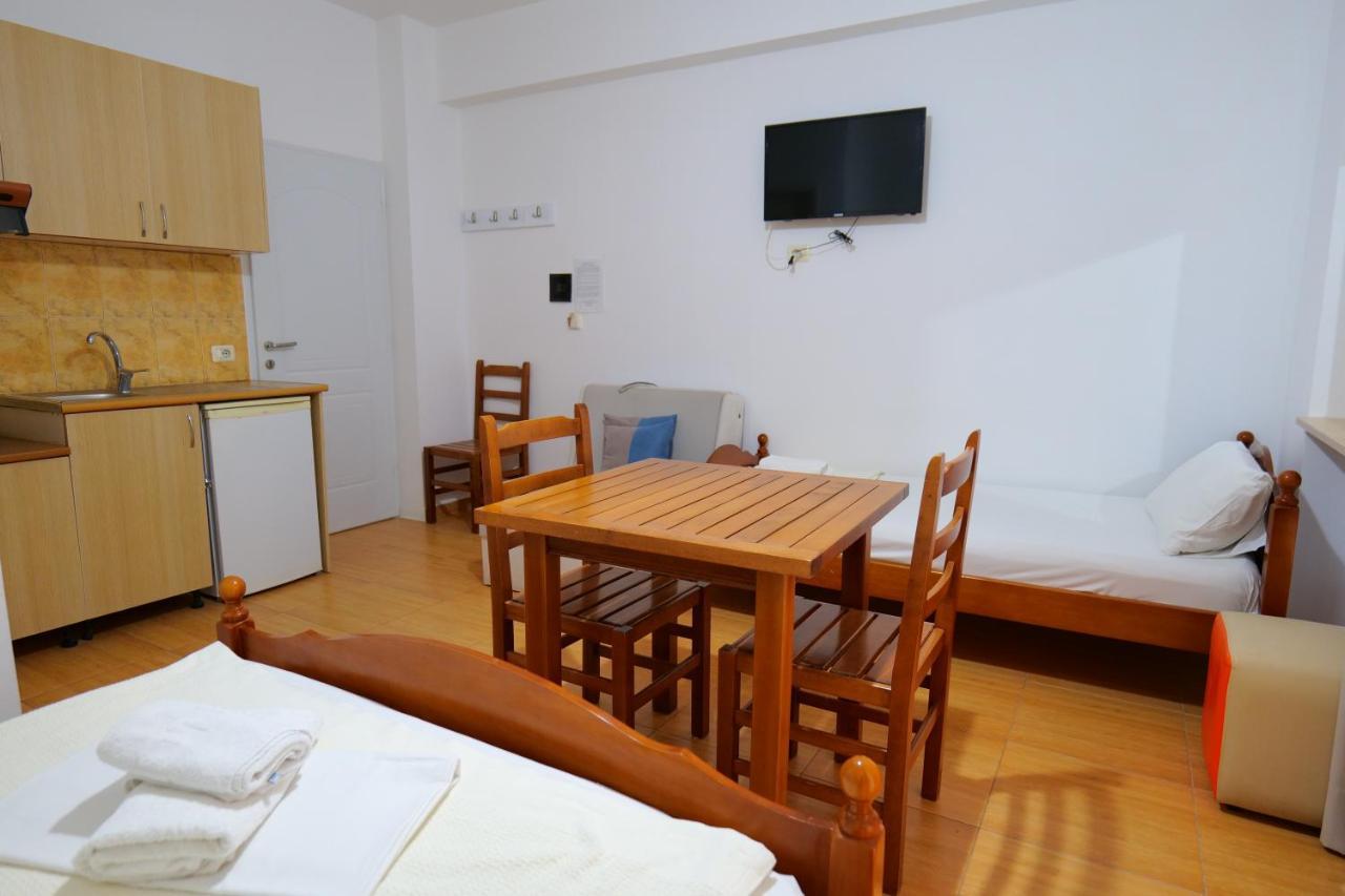 Alex & Sofi Hotel Himare Eksteriør bilde
